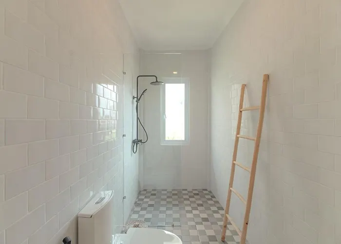 Vakantiehuis Beautifully Renovated 3 Private Ensuites *