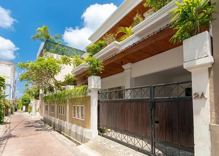 Beautifully Renovated 3 Private Ensuites * Canggu