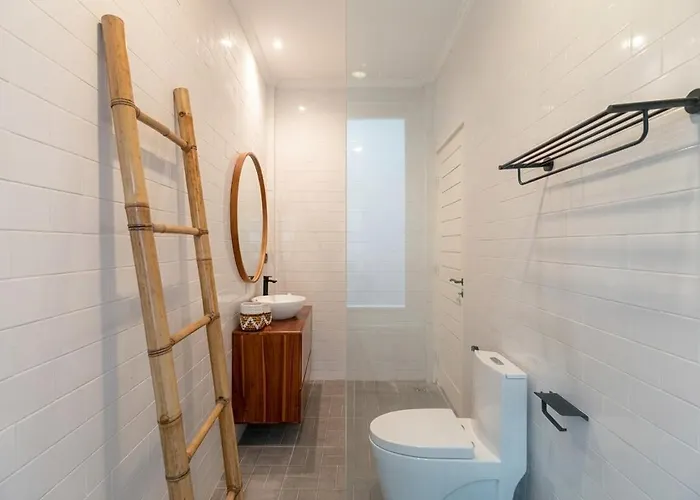 Beautifully Renovated 3 Private Ensuites