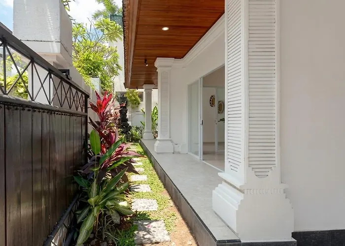 Beautifully Renovated 3 Private Ensuites