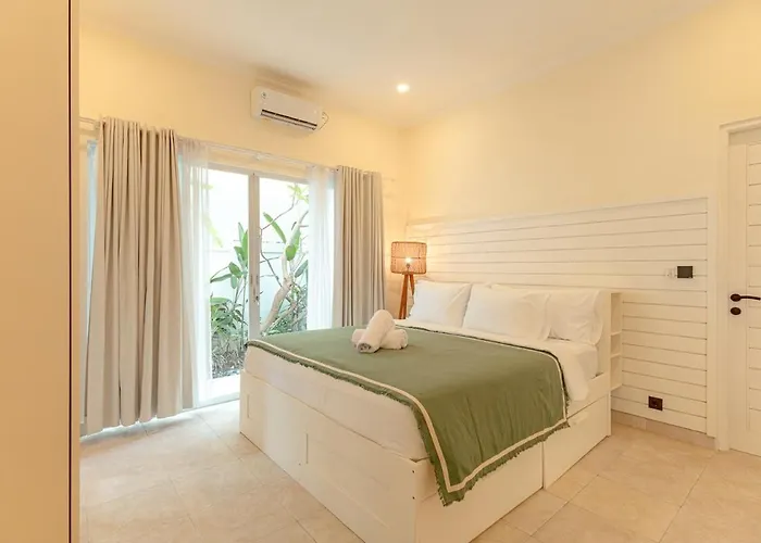 Beautifully Renovated 3 Private Ensuites Vakantiehuis Canggu